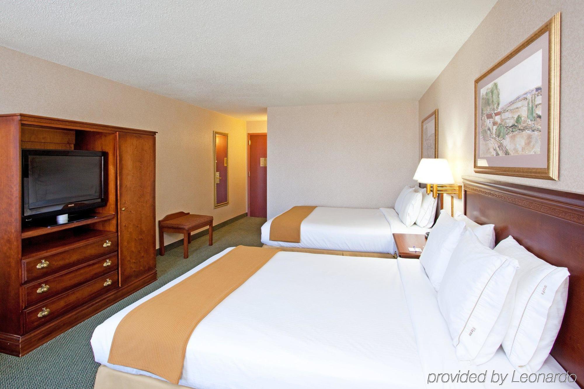 Holiday Inn Express And Suites Pittsburgh West Mifflin By Ihg Номер фото