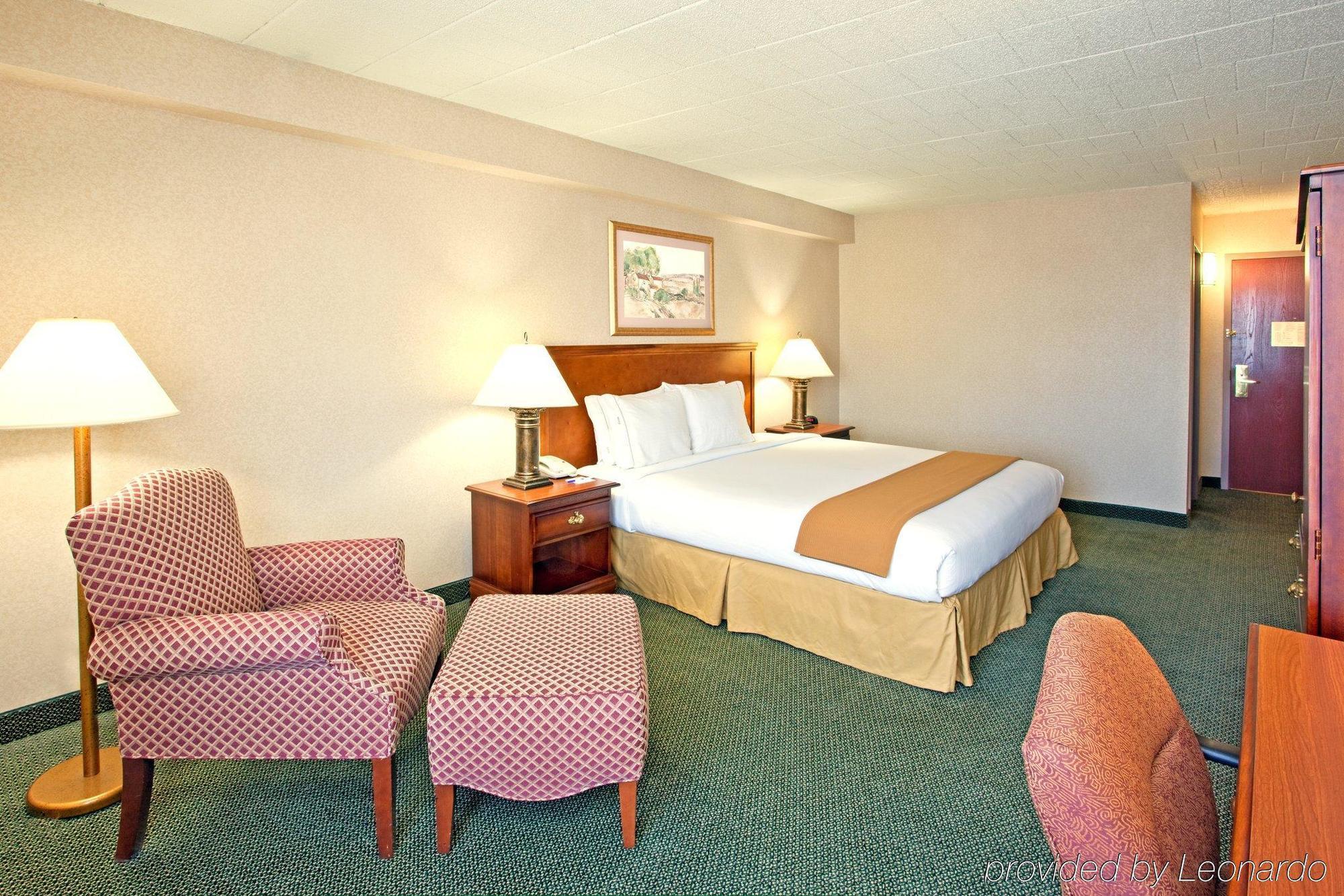 Holiday Inn Express And Suites Pittsburgh West Mifflin, An Ihg Hotel Номер фото