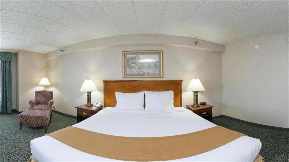 Holiday Inn Express And Suites Pittsburgh West Mifflin By Ihg Экстерьер фото
